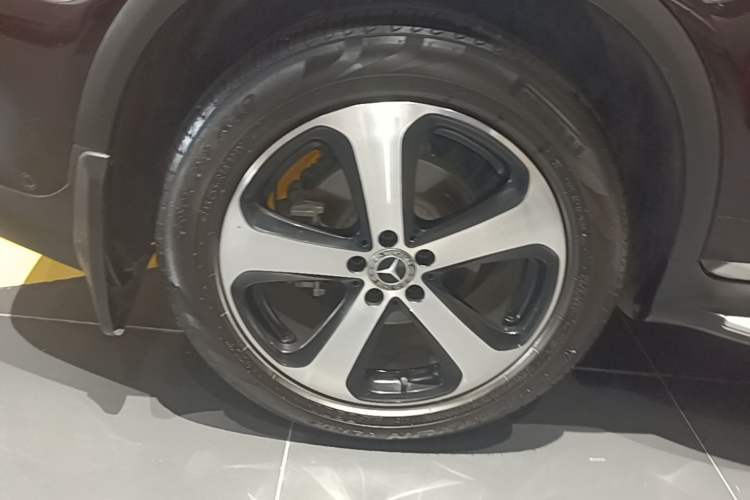 Used Mercedes-Benz GLC 2019 Facelift GLC 260 L 4MATIC Luxury Model Right Rear Wheel Hub