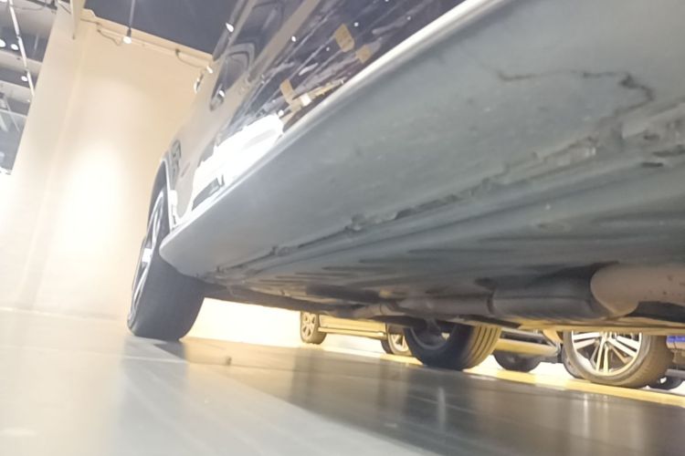 Used Mercedes-Benz GLC 2019 Facelift GLC 260 L 4MATIC Luxury Model Right Side Sill