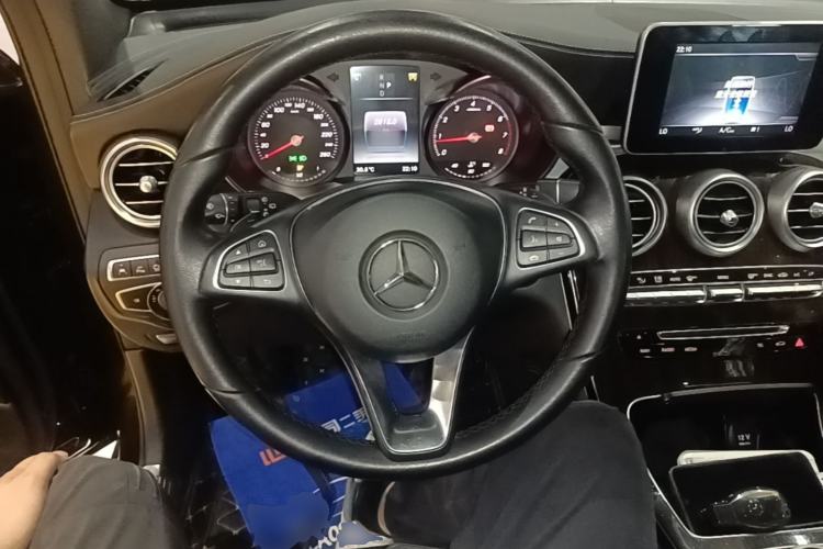 Used Mercedes-Benz GLC 2019 Facelift GLC 260 L 4MATIC Luxury Model Steering Wheel