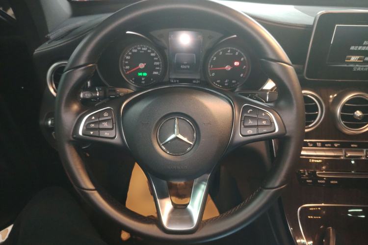 Used Mercedes-Benz GLC 2019 GLC 260 L 4MATIC Dynamic Model Steering Wheel