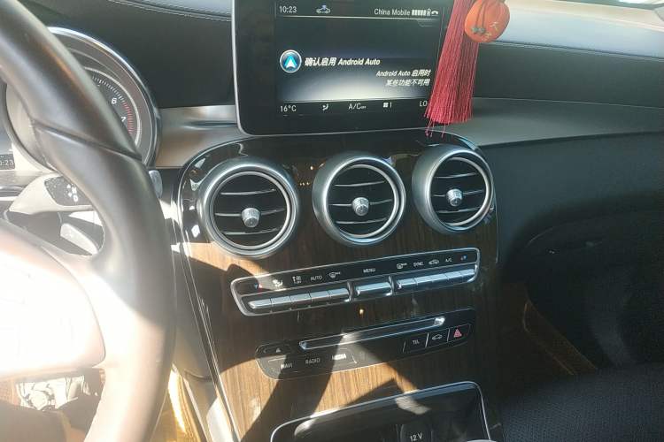 Used Mercedes-Benz GLC 2019 GLC 260 L 4MATIC Luxury Model Audio And AC Panel