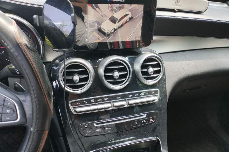 Used Mercedes-Benz GLC 2019 GLC 200 L 4MATIC Audio And AC Panel