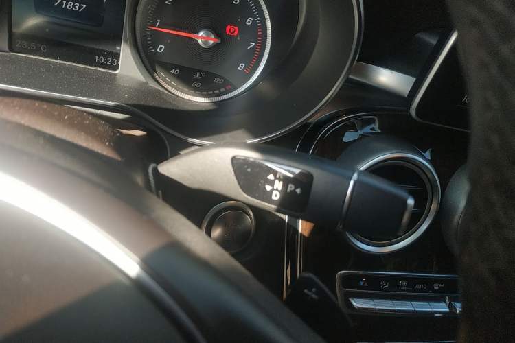 Used Mercedes-Benz GLC 2019 GLC 260 L 4MATIC Luxury Model Gear Lever
