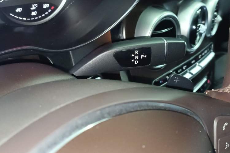 Used Mercedes-Benz GLC 2019 GLC 200 L 4MATIC Gear Lever