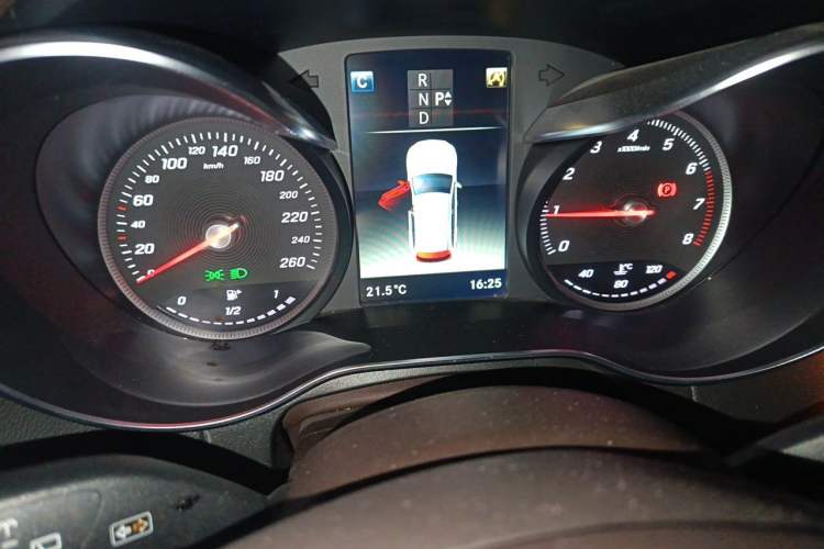 Used Mercedes-Benz GLC 2019 GLC 300 L 4MATIC Dynamic Model Instrument Cluster
