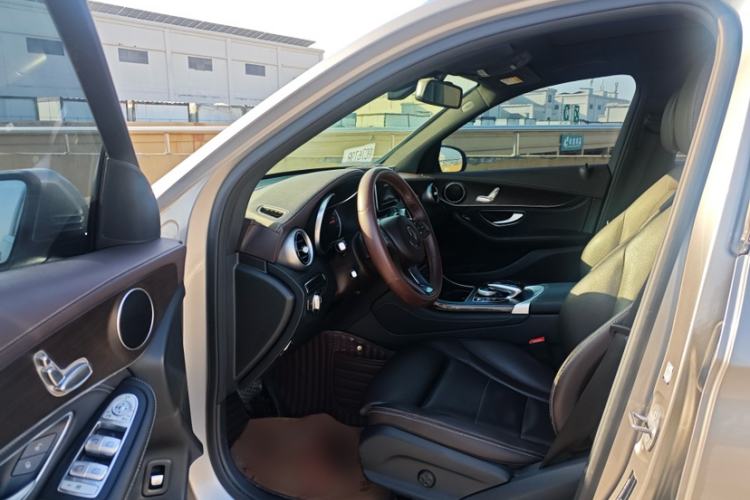 Used Mercedes-Benz GLC 2019 GLC 200 L 4MATIC Interior 1