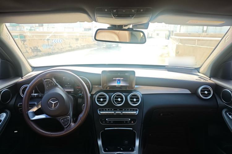 Used Mercedes-Benz GLC 2019 GLC 200 L 4MATIC Interior 2