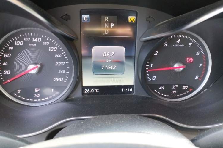 Used Mercedes-Benz GLC 2019 GLC 200 L 4MATIC Odometer Close Up