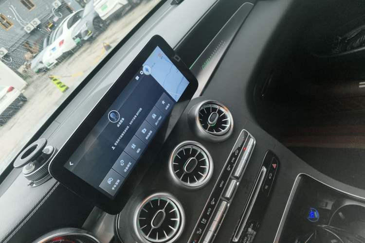 Used Mercedes-Benz GLC 2019 Facelift GLC 260 L 4MATIC Luxury Model Audio And AC Panel