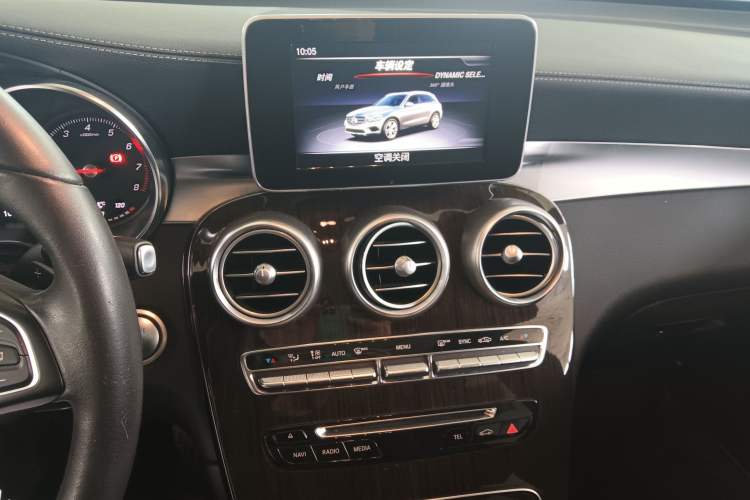 Used Mercedes-Benz GLC 2019 Facelift GLC 260 L 4MATIC Luxury Model Audio And AC Panel