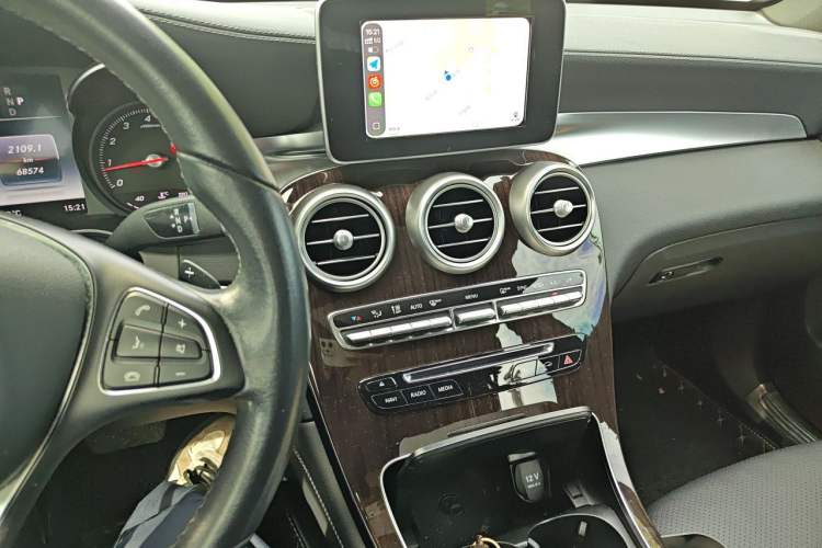 Used Mercedes-Benz GLC 2019 GLC 260 L 4MATIC Luxury Model Audio And AC Panel