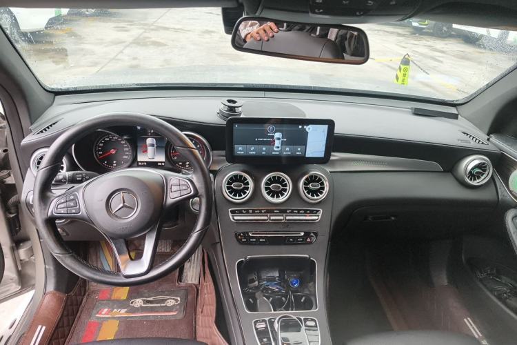 Used Mercedes-Benz GLC 2019 Facelift GLC 260 L 4MATIC Luxury Model Center Console