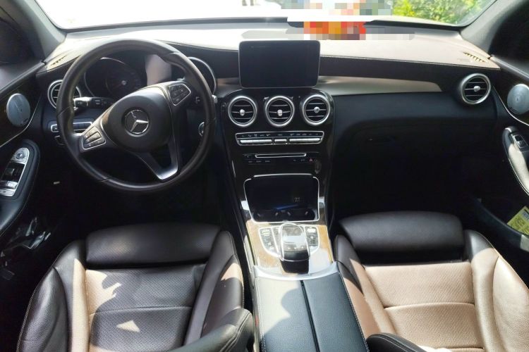 Used Mercedes-Benz GLC 2019 GLC 260 L 4MATIC Luxury Model Center Console