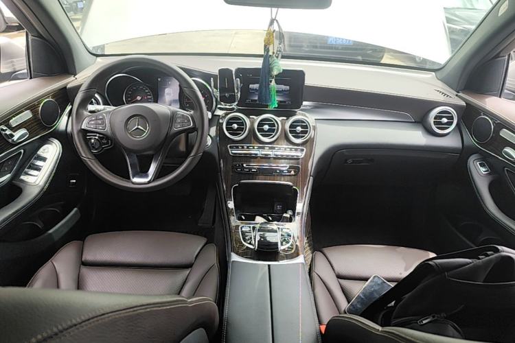 Used Mercedes-Benz GLC 2019 GLC 260 L 4MATIC Dynamic Model Center Console