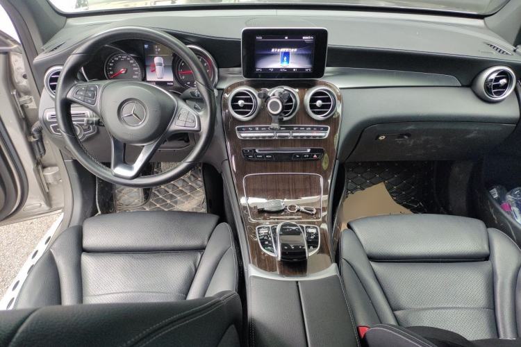 Used Mercedes-Benz GLC 2019 GLC 260 L 4MATIC Dynamic Model Center Console
