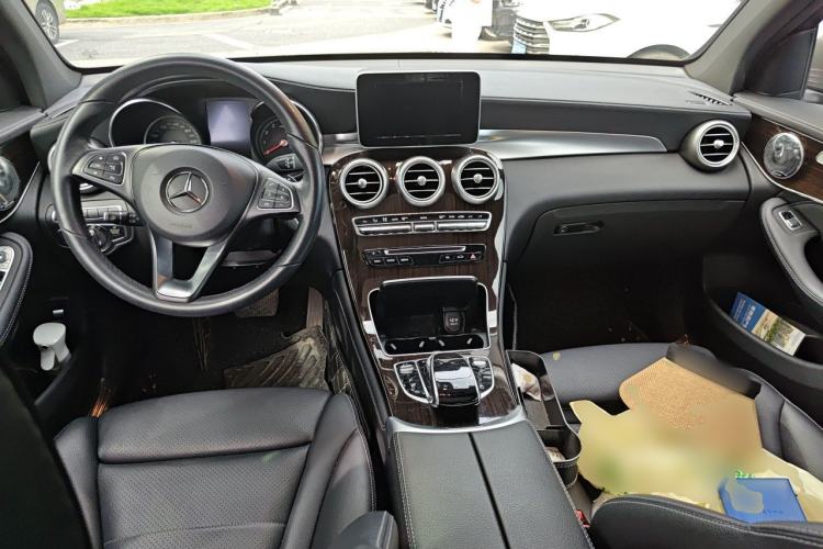 Used Mercedes-Benz GLC 2019 GLC 260 L 4MATIC Luxury Model Center Console