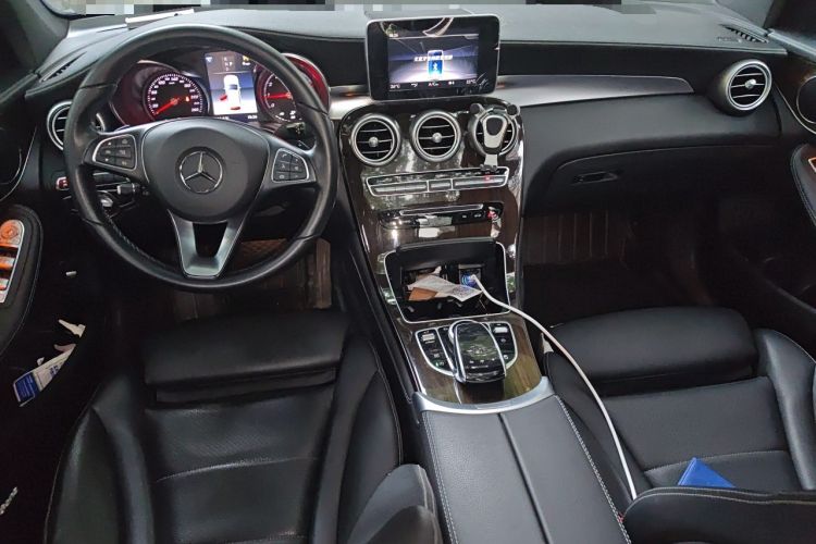 Used Mercedes-Benz GLC 2019 GLC 260 L 4MATIC Luxury Model Center Console