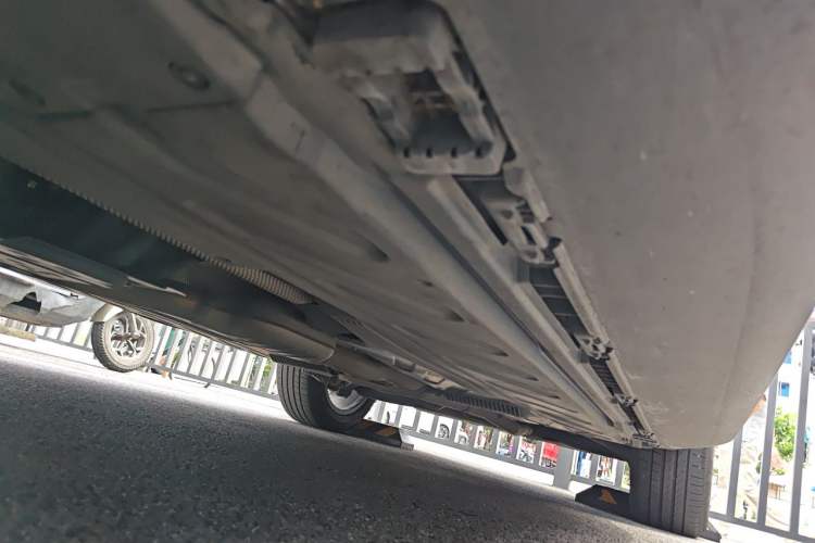 Used Mercedes-Benz GLC 2019 GLC 260 L 4MATIC Luxury Model Chassis Front Left