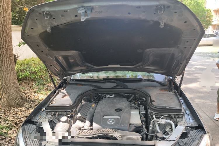 Used Mercedes-Benz GLC 2019 GLC 260 L 4MATIC Dynamic Model Engine Bay