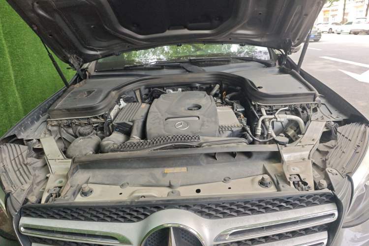 Used Mercedes-Benz GLC 2019 GLC 260 L 4MATIC Dynamic Model Engine Bay