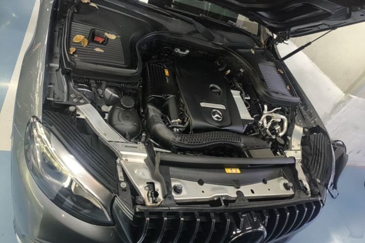 Used Mercedes-Benz GLC 2019 GLC 260 L 4MATIC Dynamic Model Engine Bay