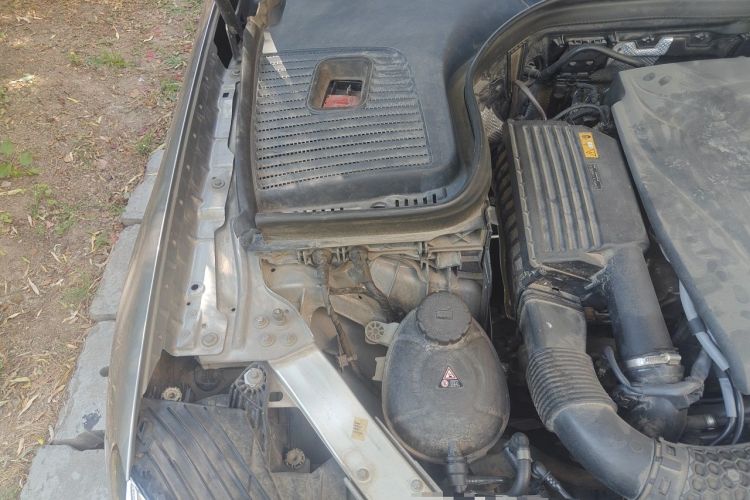 Used Mercedes-Benz GLC 2019 GLC 300 L 4MATIC Dynamic Model Engine Bay Right