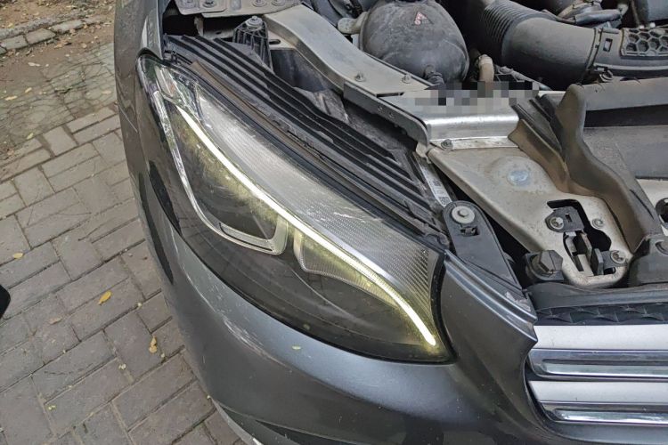 Used Mercedes-Benz GLC 2019 GLC 260 L 4MATIC Luxury Model Engine Bay Right