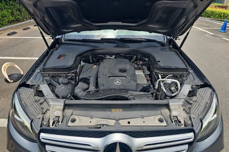 Used Mercedes-Benz GLC 2019 GLC 260 L 4MATIC Dynamic Model Engine Bay