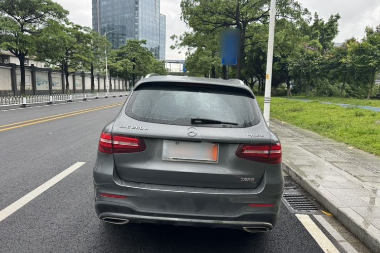 Used Mercedes-Benz GLC 2019 Facelift GLC 260 L 4MATIC Luxury Model Exterior 3