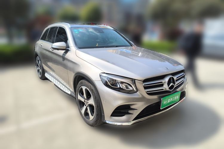 Used Mercedes-Benz GLC 2019 Facelift GLC 260 L 4MATIC Luxury Model Front Right 45 Deg