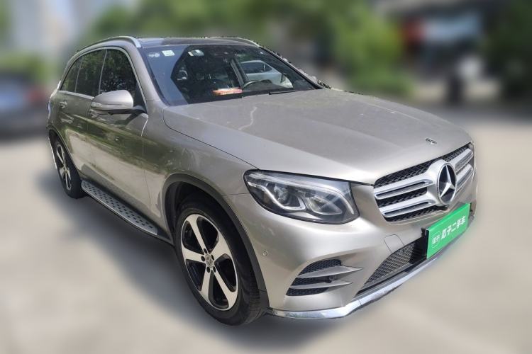 Used Mercedes-Benz GLC 2019 GLC 260 L 4MATIC Luxury Model Front Right 45 Deg