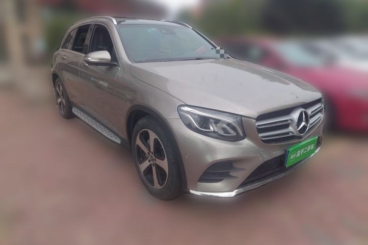 Used Mercedes-Benz GLC 2019 GLC 260 L 4MATIC Luxury Model Front Right 45 Deg