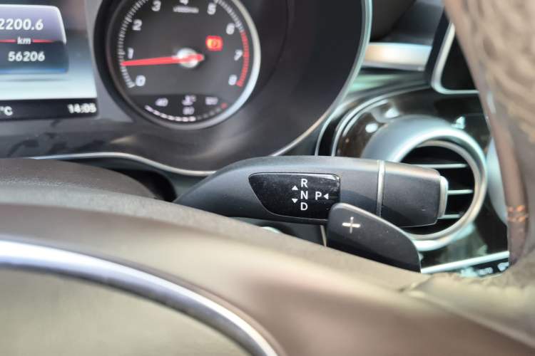 Used Mercedes-Benz GLC 2019 Facelift GLC 260 L 4MATIC Luxury Model Gear Lever