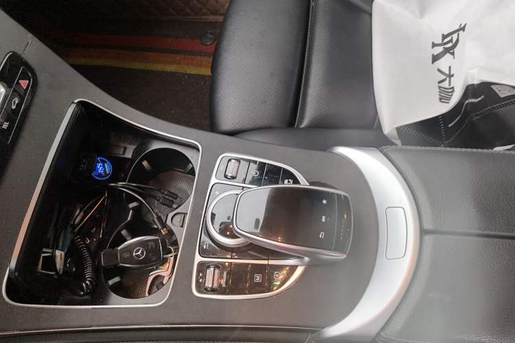 Used Mercedes-Benz GLC 2019 Facelift GLC 260 L 4MATIC Luxury Model Gear Lever