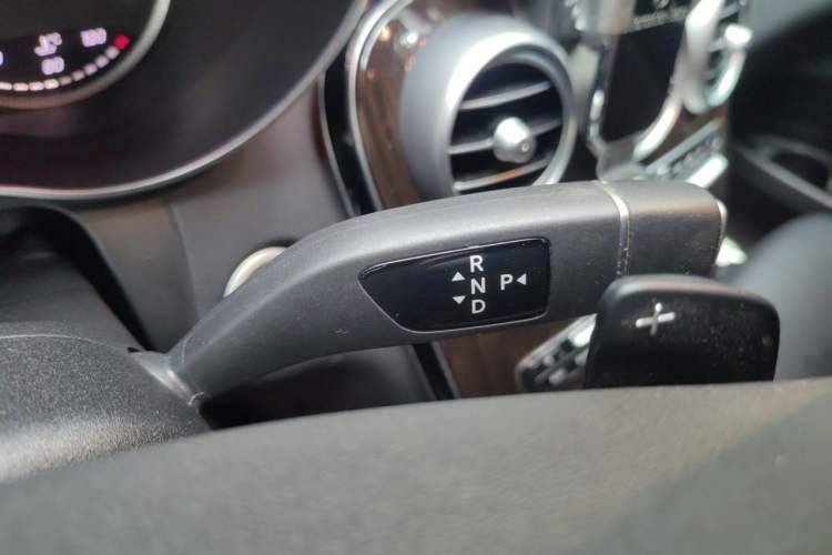 Used Mercedes-Benz GLC 2019 GLC 260 L 4MATIC Dynamic Model Gear Lever
