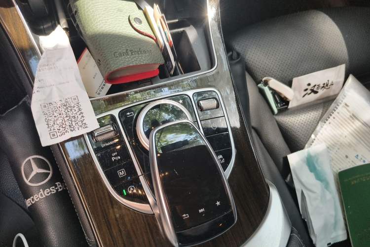 Used Mercedes-Benz GLC 2019 GLC 260 L 4MATIC Dynamic Model Gear Lever