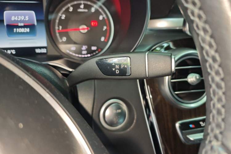 Used Mercedes-Benz GLC 2019 GLC 260 L 4MATIC Dynamic Model Gear Lever