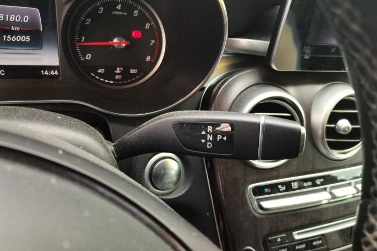 Used Mercedes-Benz GLC 2019 GLC 260 L 4MATIC Dynamic Model Gear Lever