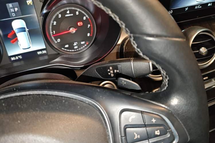 Used Mercedes-Benz GLC 2019 Facelift GLC 260 L 4MATIC Luxury Model Gear Lever