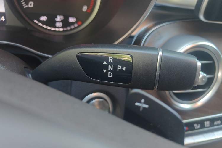 Used Mercedes-Benz GLC 2019 GLC 300 L 4MATIC Dynamic Model Gear Lever