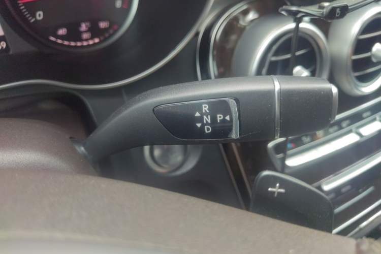 Used Mercedes-Benz GLC 2019 GLC 260 L 4MATIC Luxury Model Gear Lever