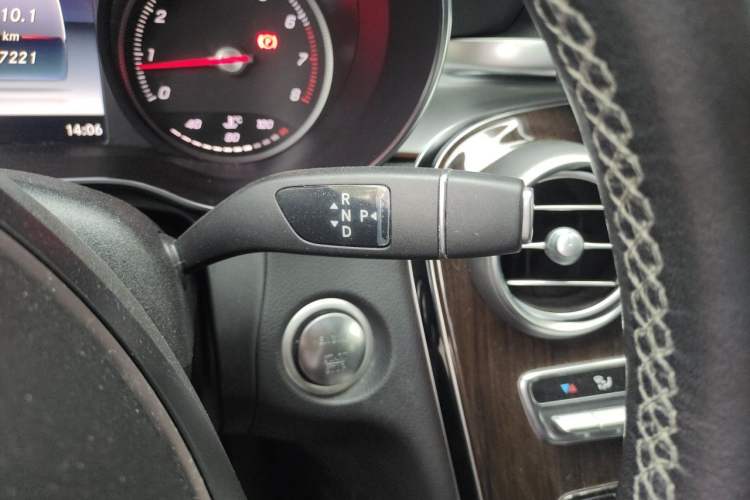 Used Mercedes-Benz GLC 2019 GLC 260 L 4MATIC Dynamic Model Gear Lever