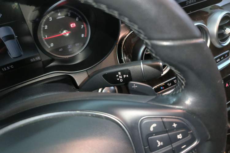 Used Mercedes-Benz GLC 2019 Facelift GLC 260 L 4MATIC Luxury Model Gear Lever