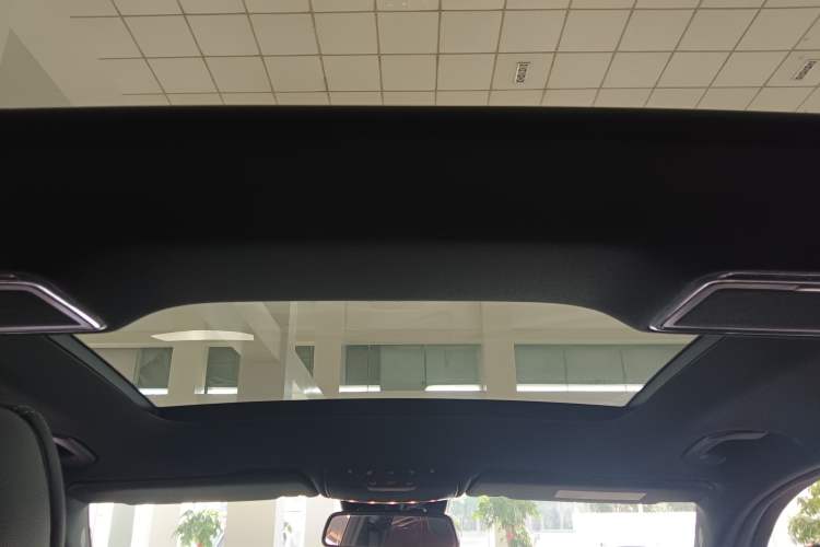 Used Mercedes-Benz GLC 2019 Facelift GLC 260 L 4MATIC Luxury Model Headliner