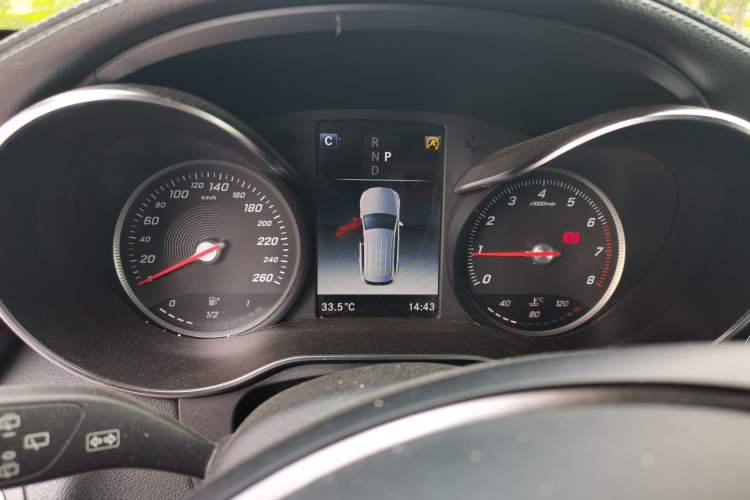 Used Mercedes-Benz GLC 2019 GLC 260 L 4MATIC Dynamic Model Instrument Cluster