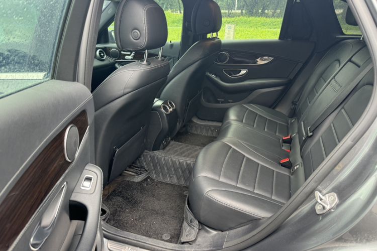 Used Mercedes-Benz GLC 2019 Facelift GLC 260 L 4MATIC Luxury Model Interior 10