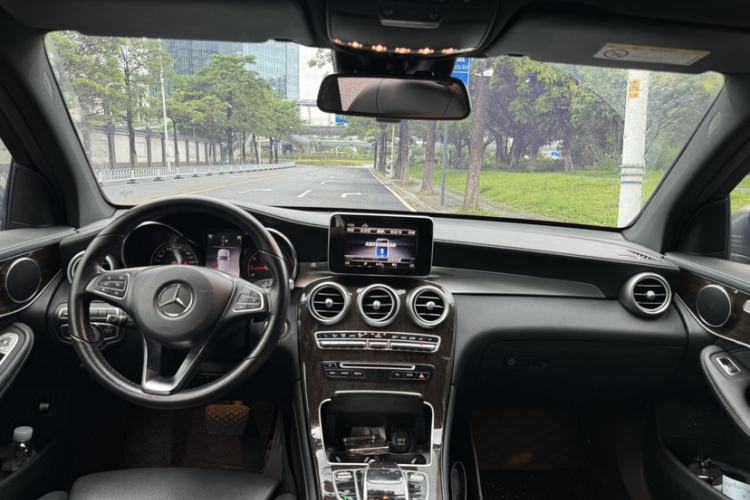 Used Mercedes-Benz GLC 2019 Facelift GLC 260 L 4MATIC Luxury Model Interior 8
