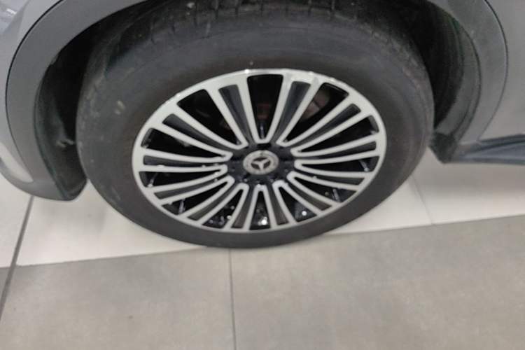 Used Mercedes-Benz GLC 2019 GLC 200 L 4MATIC Left Front Wheel Hub