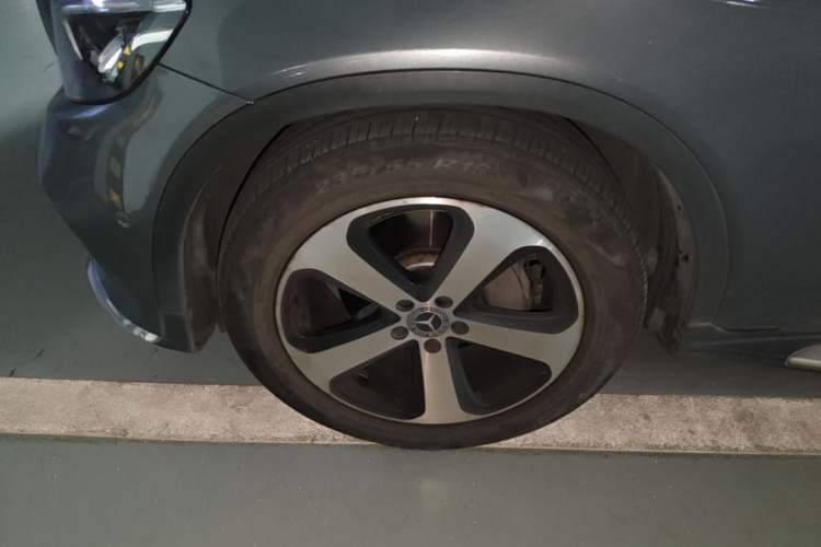 Used Mercedes-Benz GLC 2019 Facelift GLC 260 L 4MATIC Luxury Model Left Front Wheel Hub