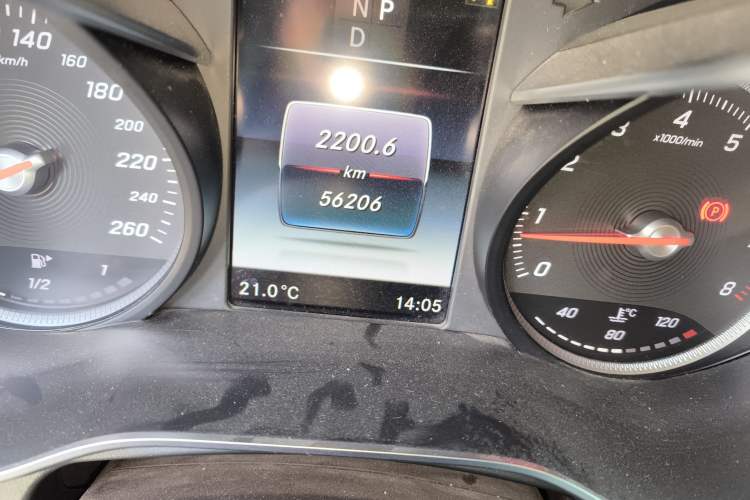 Used Mercedes-Benz GLC 2019 Facelift GLC 260 L 4MATIC Luxury Model Odometer Close Up
